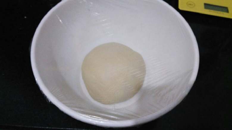 ≈罗宋甜面包≈,放入容器中,密闭发酵至2倍大