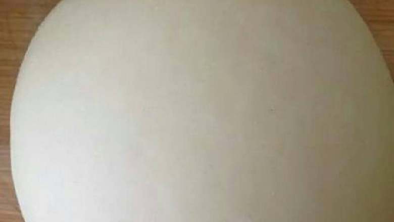 脆鱼饺子,将饺子面里加少量<a style='color:red;display:inline-block;' href='/shicai/ 522'>澄粉</a>揉成面团醒20分钟