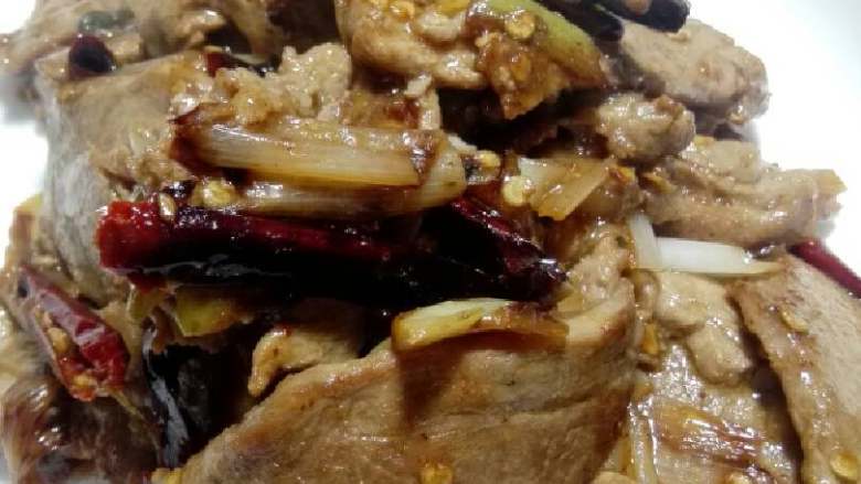 葱爆肉,这道即香又辣的葱爆肉喜欢吗?😊