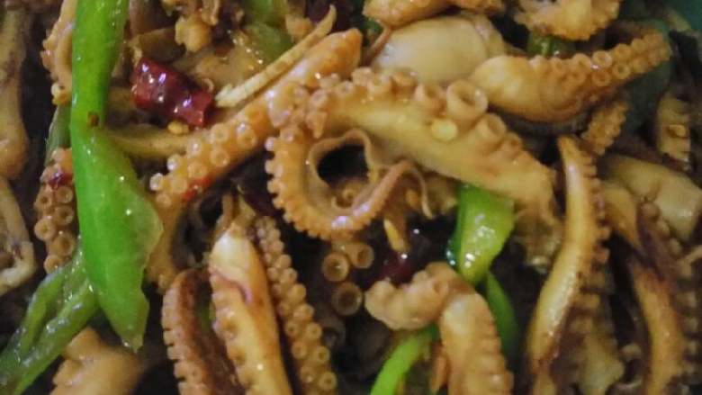 #年夜饭#辣炒八爪鱼,装盘可以吃了,麻辣味很好吃的。