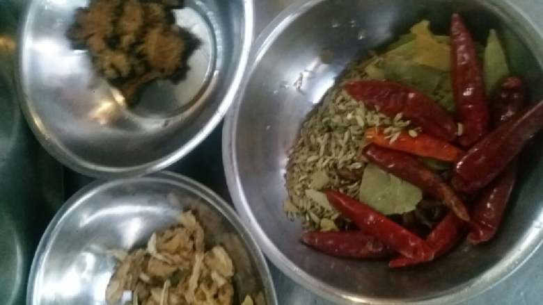 家常焖羊肉,当归   冰糖  陈皮   辣角干