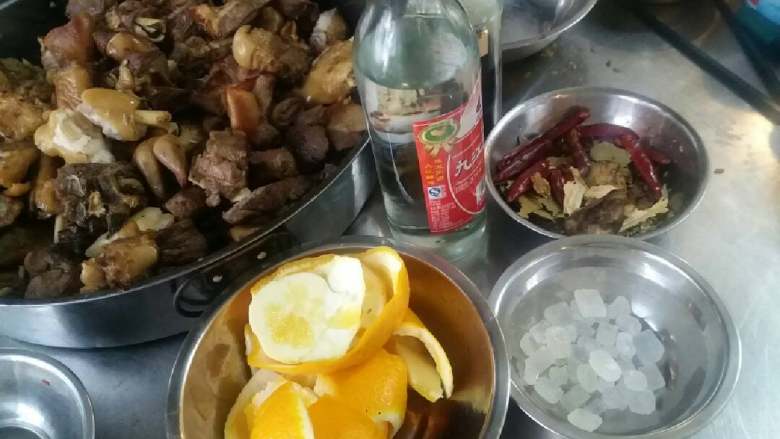 家常焖羊肉,小火烧制30分钟收汁即可