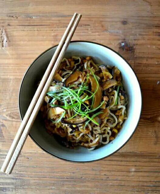 香菇猪肉炒面