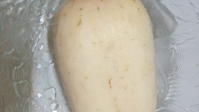 糯米藕,做<a style='color:red;display:inline-block;' href='/shicai/ 498'>糯米</a>藕要选择老藕，两头的节要保留，刮去老皮