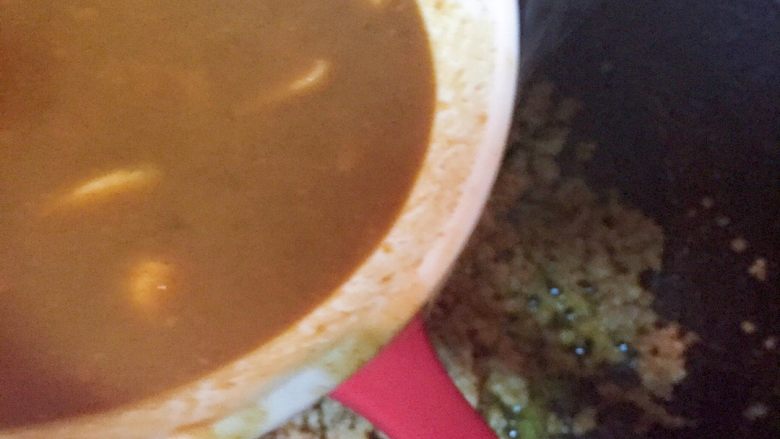 ※新手菜※酱茼蒿🌾,倒入酱汁