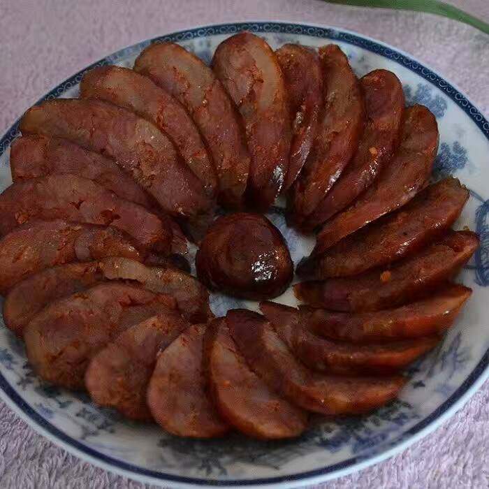 味蕾上绽放的川味麻辣香肠