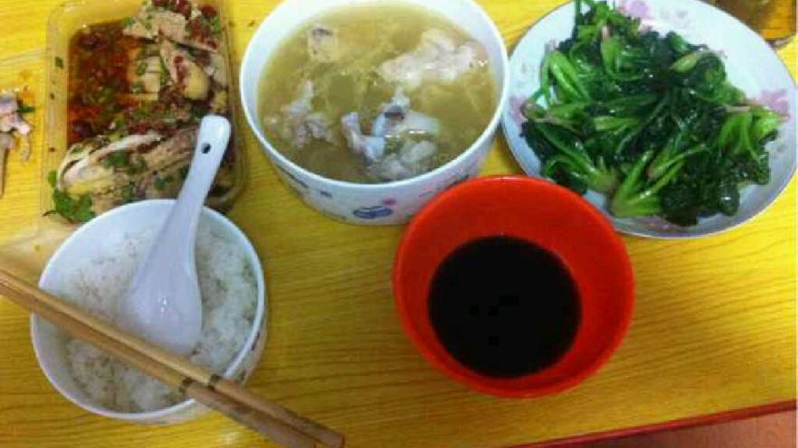 黄豆猪脚汤