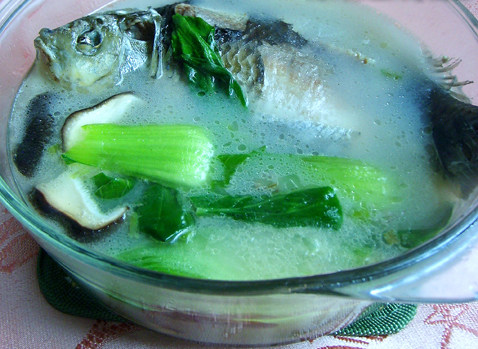 鲫鱼青菜汤