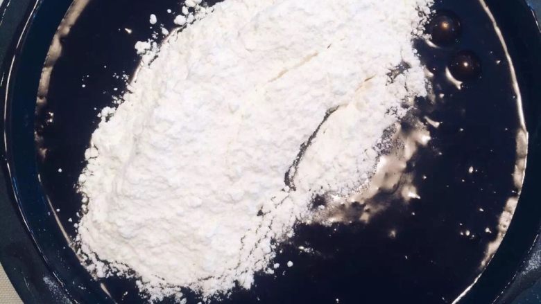 布朗尼,5.加低粉 不停地搅拌