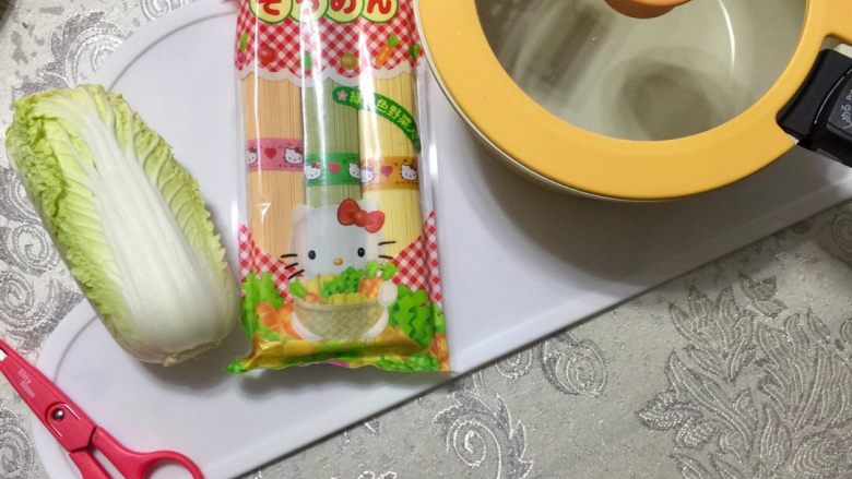 面条+娃娃菜泥,准备材料