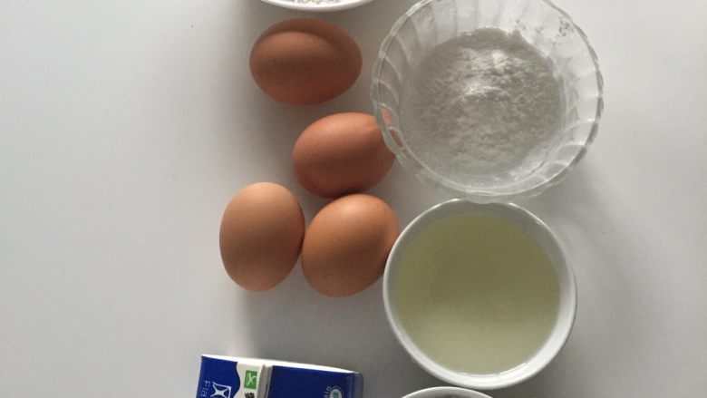 酸奶蛋糕,材料准备好