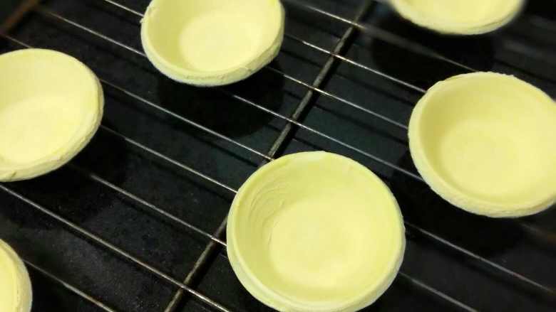 多多的奶香蛋挞,烤箱预热250