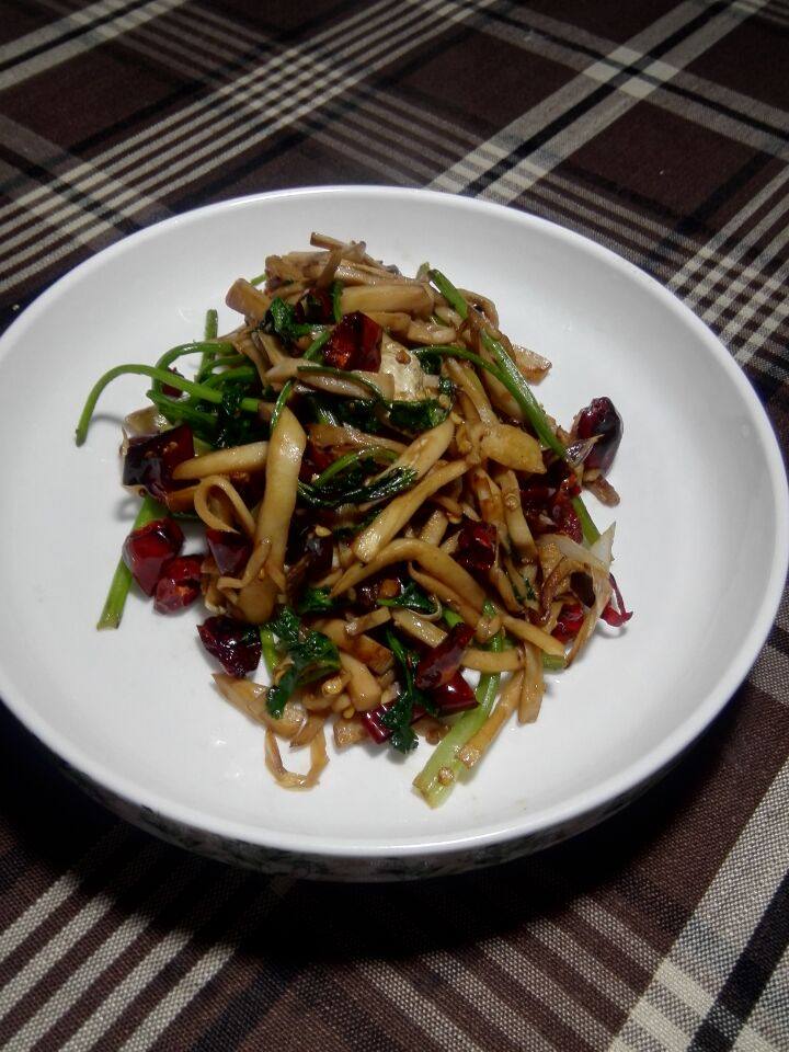 辣炒杏鲍菇,我喜欢分享美食乐趣😊