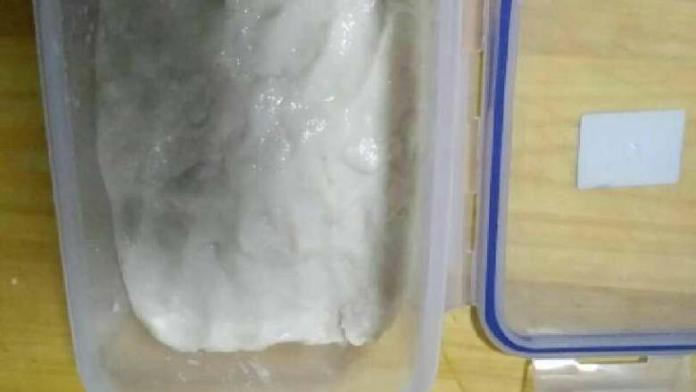 一面两吃家常饼,未使用的面,装盒冷藏,随用随取。