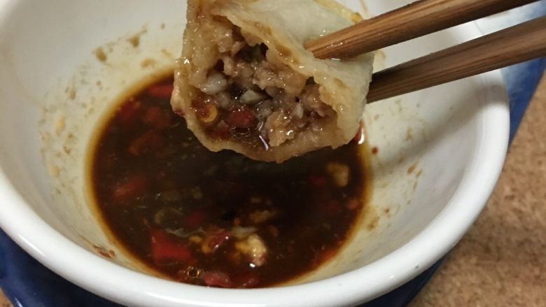 「吃货久久」简易生煎饺 美味的hin,来,张口😋😁😁
