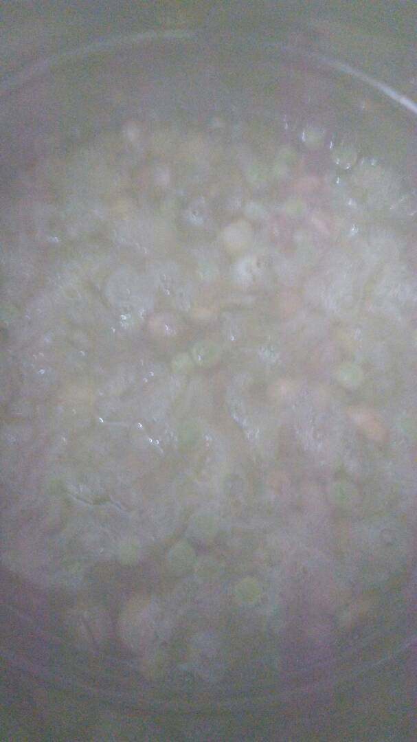 #传统苏式腊八粥#·#牡丹式腊八粥#(5/元~2017),加入少量水,开锅,中小火煮十分钟,这样成熟快。