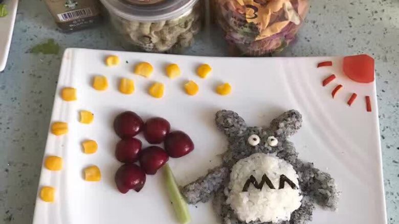 创意辅食---龙猫森林,摆成龙猫形状