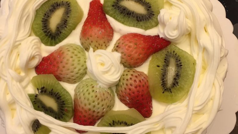 🍰蛋糕,奶油打发,水果切好