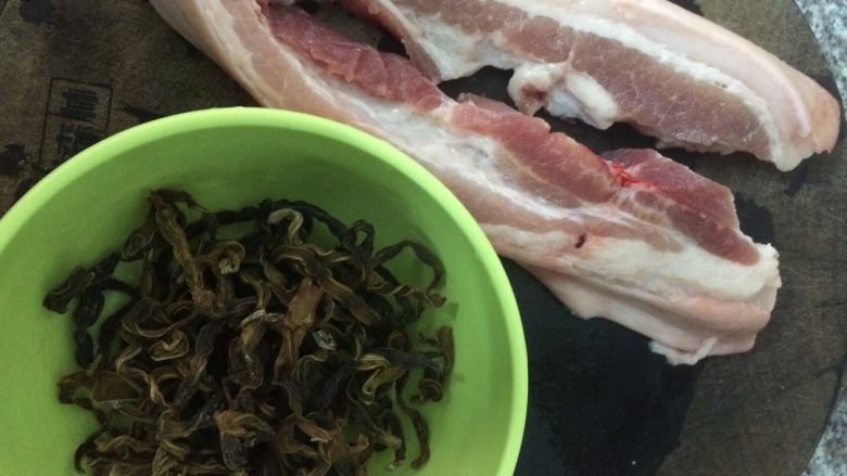 豆角干焖五花肉,材料