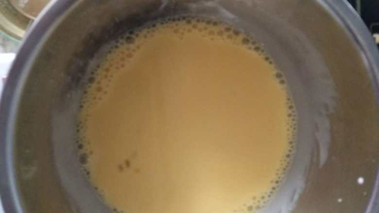 蛋挞,做好了蛋挞水，解冻<a style='color:red;display:inline-block;' href='/shicai/ 4187'>蛋挞皮</a>