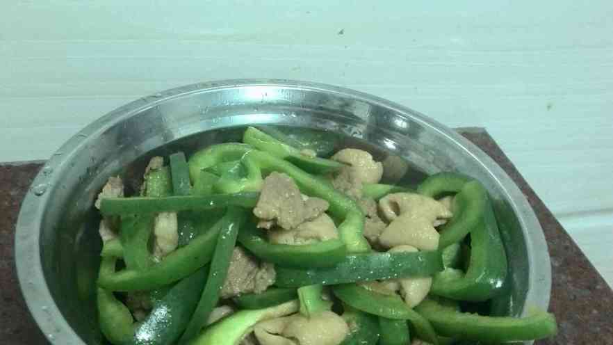 菜椒炒肥肠