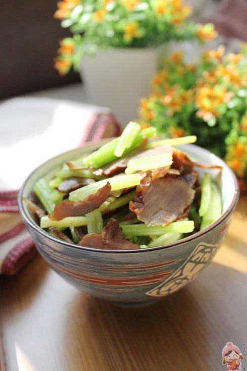 芹菜炒腊肉