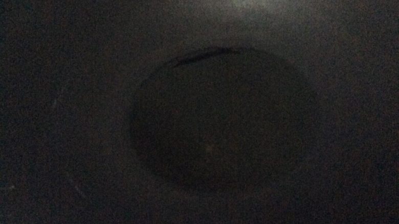 史上超简单的咖哩饭,热油，待白烟冒起