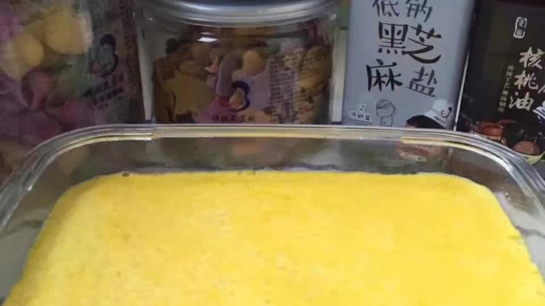 创意辅食之胡萝卜颗粒面三色蒸蛋,出锅啦,下一步脱模,切块