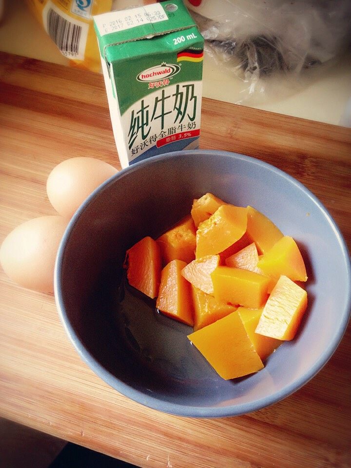 南瓜鸡蛋牛奶蛋糕,食材准备