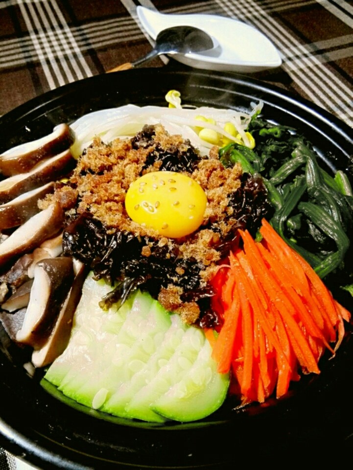 “石锅拌饭”绅士私房菜