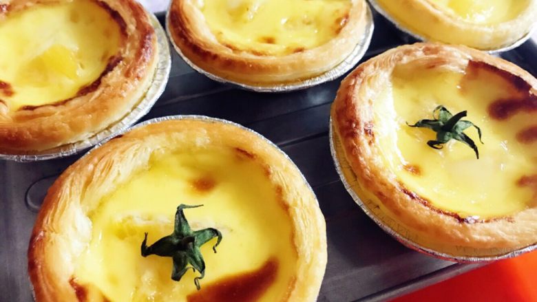 爆汁橙子🍊味蛋挞,美味的蛋挞就可以出炉了，做了2种口味的，可以发挥自己的创作力