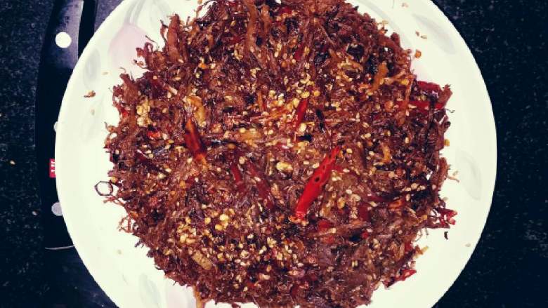 干煸麻辣牛肉丝,晾凉口感更佳