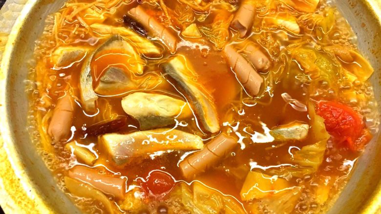 番茄🍅芝士海鲜蔬菜锅,放入海鲜（不建议 放入 海腥味大的海鲜）