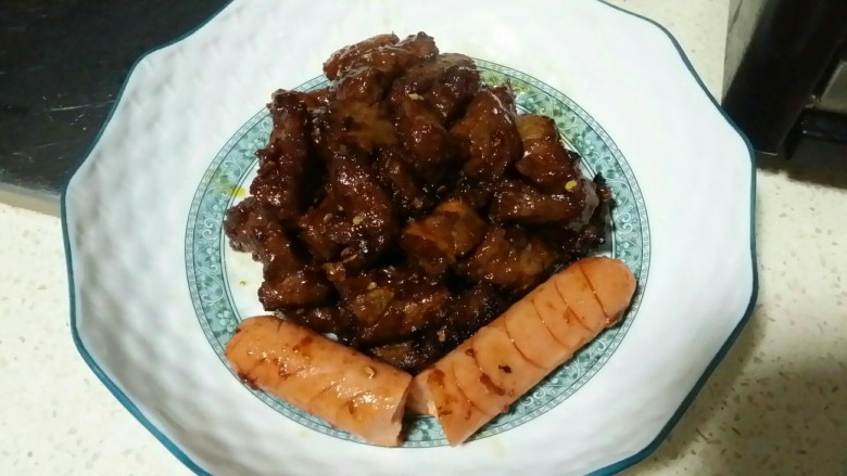 【美味烧烤】,可以倒饮料,开酒瓶了:)