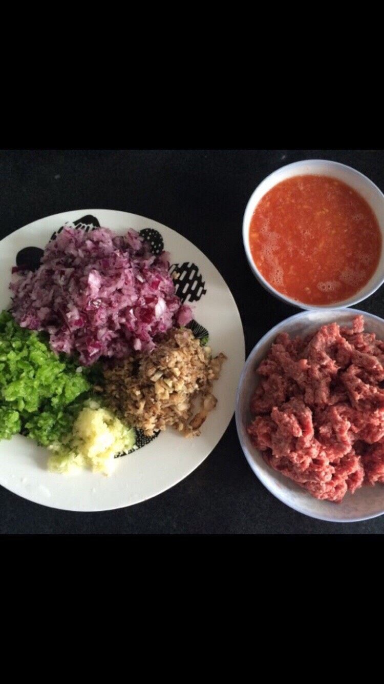 肉酱意面酱,全部切末备用
