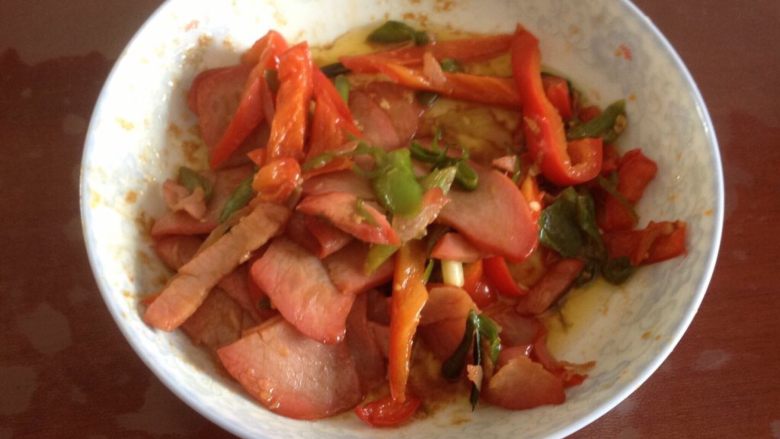 烤肉焗饭,<a style='color:red;display:inline-block;' href='/shicai/ 4204'>烤肉</a>(也是剩下的)