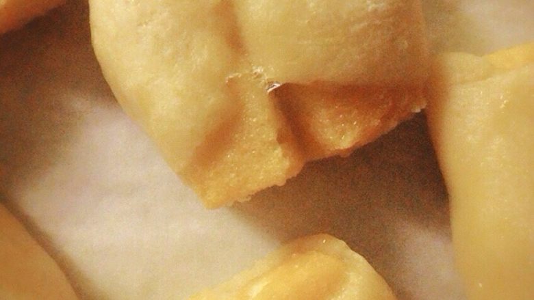 黄金组合,烤箱160预热,上层火烤五分钟