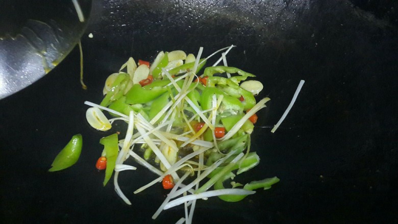 煲仔饭,步骤如图