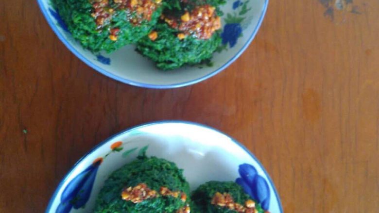 野菜疙瘩,趁热开吃啦，一边吃一边加入汁子，这野味绝对美味