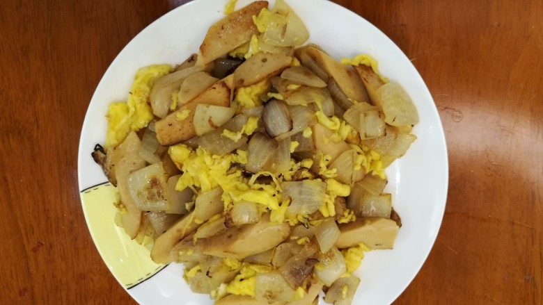 圆葱炒鸡蛋火腿,出锅了