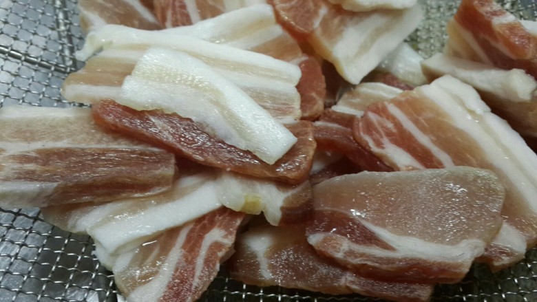 小炒肉,五花肉切片