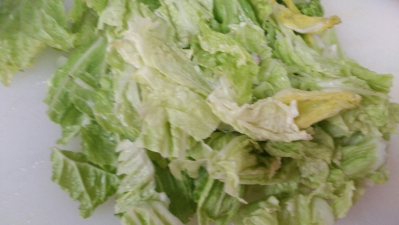 麻辣肉片,白菜只要叶子洗净,撕成小片