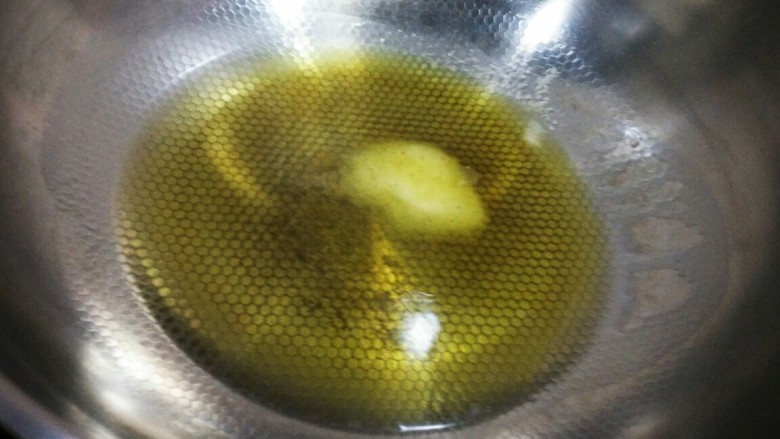 麻辣肉片,锅放豆油麻油盐,麻油多放点。