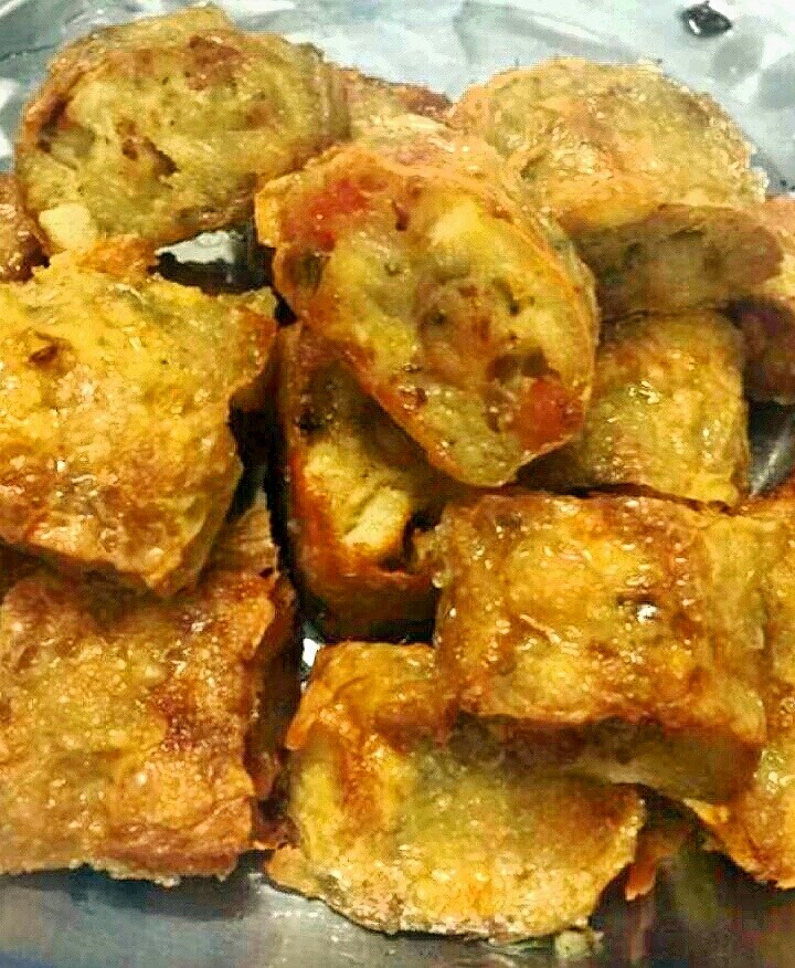 潮汕果肉,蒸好的果肉晾凉后切小块,入锅里煎至两面金黄即可,吃时可以蘸点金桔油