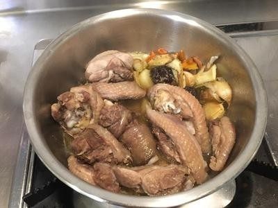 美味快速醉鸡,电锅跳起后,闷10分钟。