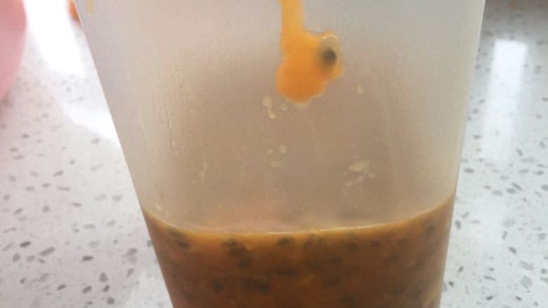 百香果蜜,静置五分钟待用