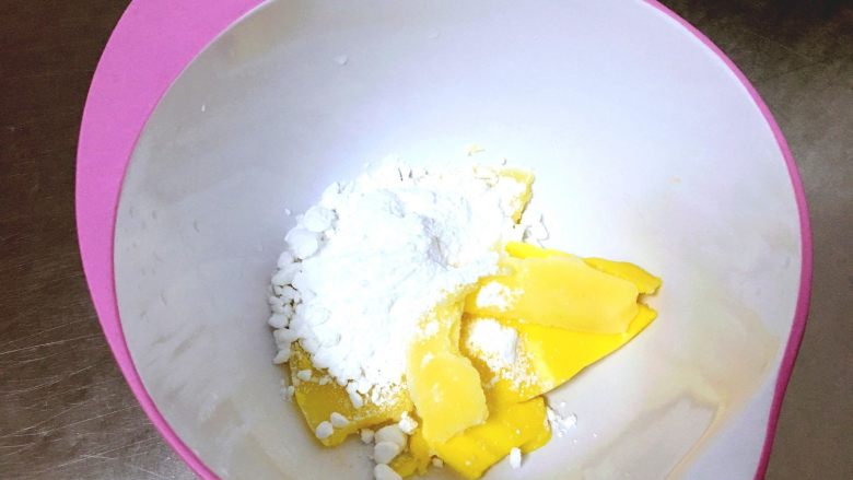 杏仁小饼干,<a style='color:red;display:inline-block;' href='/shicai/ 887'>黄油</a>和糖粉一起打发。。