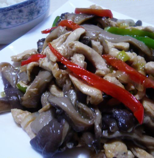 蘑菇炒鸡肉