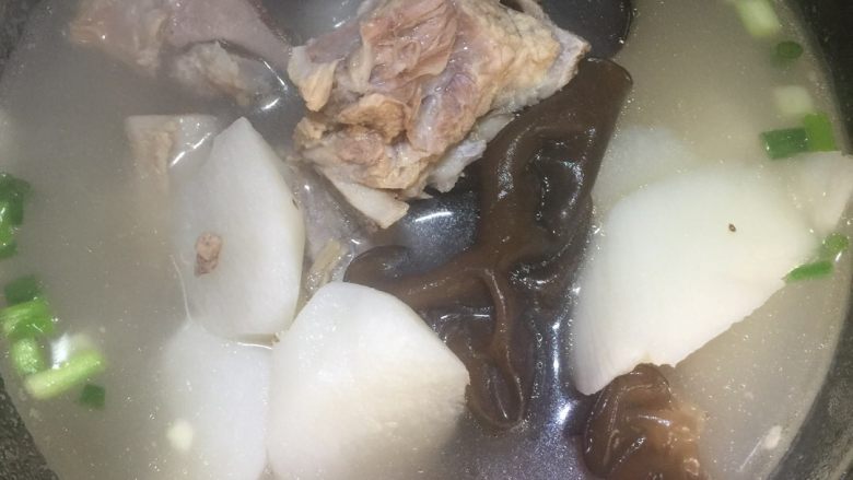 山药木耳猪骨汤