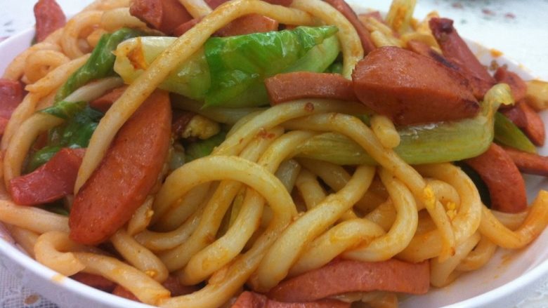 酸辣香肠乌冬